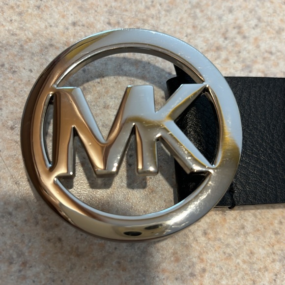 Michael Kors belt size medium - Picture 6 of 9